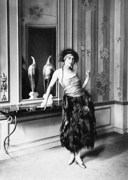 Madame Poiret in a dress by Paul Poiret (1879-1944) 1919 (b/w photo)  od Delphi Studio