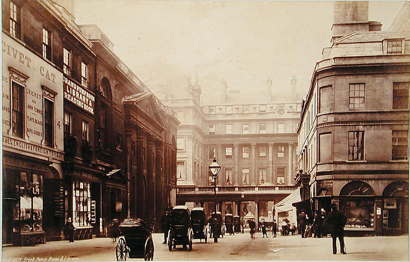 Abbey Square and Pump Rooms, Bath, c.1880 (b/w photo)  od English Photographer