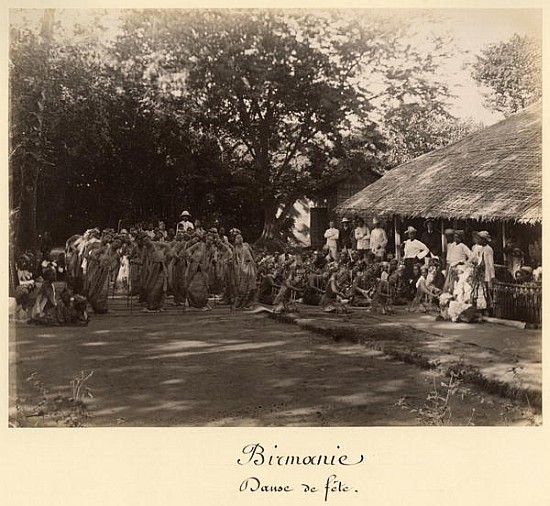 Burmese dancers celebrating, Burma, late 19th century od English Photographer