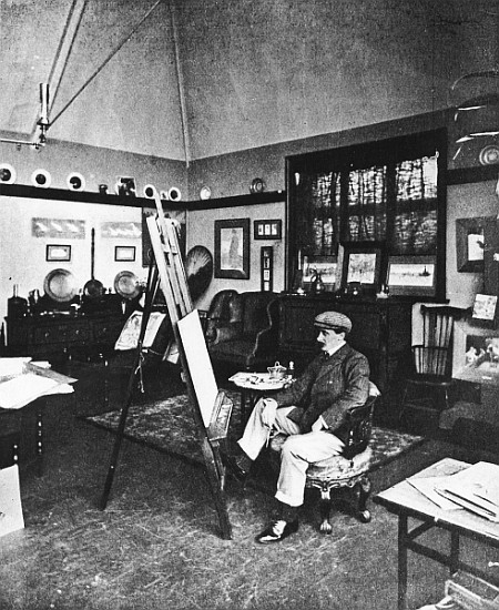 Cecil Aldin in his studio od English Photographer