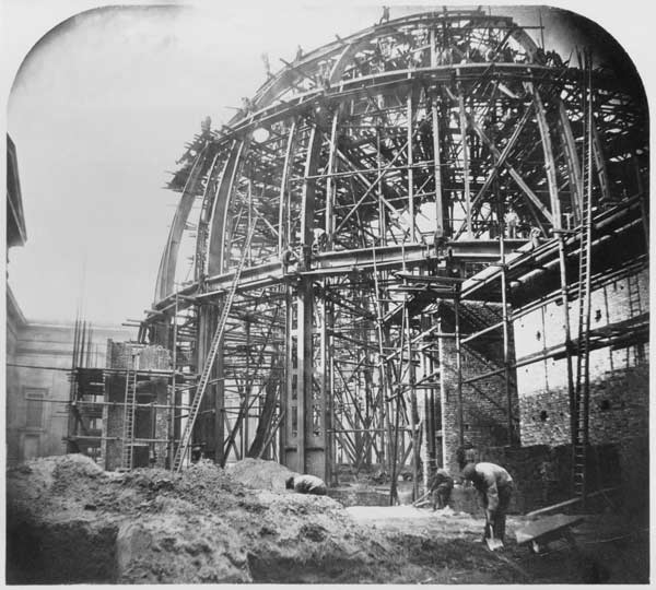 Construction of the British Museum Reading Room, 1854-57 od English Photographer