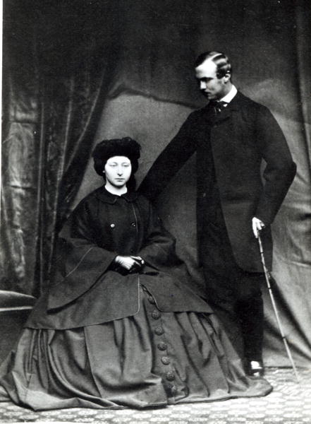 Princess Alice and Prince Ludwig of Hesse, 1860 (b/w photo)  od English Photographer