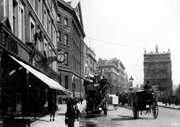 Queen Victoria Street, London, c.1891 (b/w photo)  od English Photographer