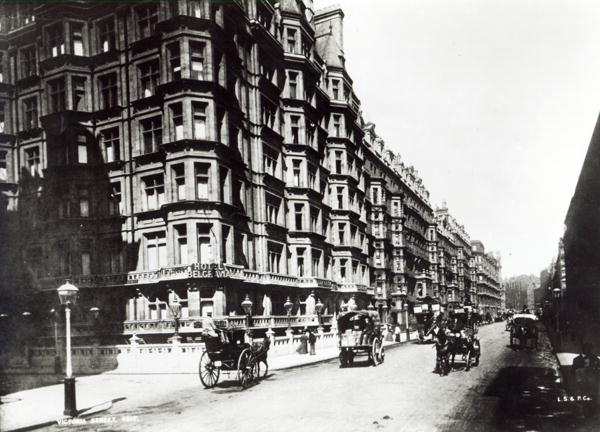 Victoria Street, London c.1900 (b/w photo)  od English Photographer