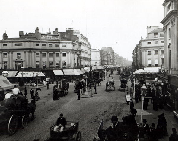 View down Oxford Street, London, c.1890 (b/w photo)  od English Photographer