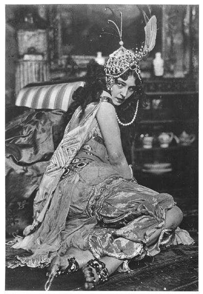 Ida Rubinstein (c.1885-1960) as Zobeide in ''Scheherazade'', c.1910 (b/w photo)  od French Photographer