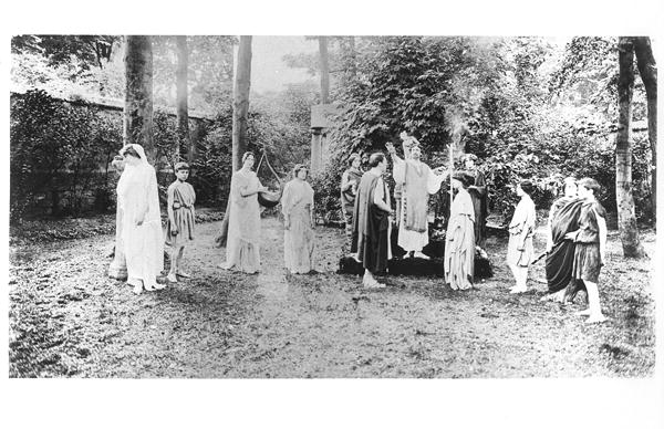 Nathalie Clifford Barney (1876-1972) with dancers dressed in togas (b/w photo)  od French Photographer