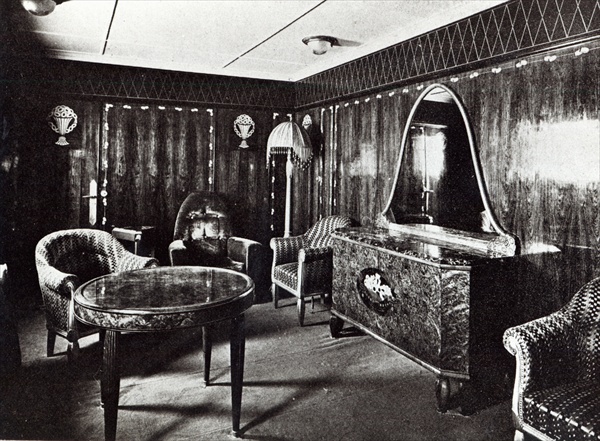 Saloon of a Luxury Apartment in the Ocean Liner ''Paris'', July 1921 (b/w photo)  od French Photographer