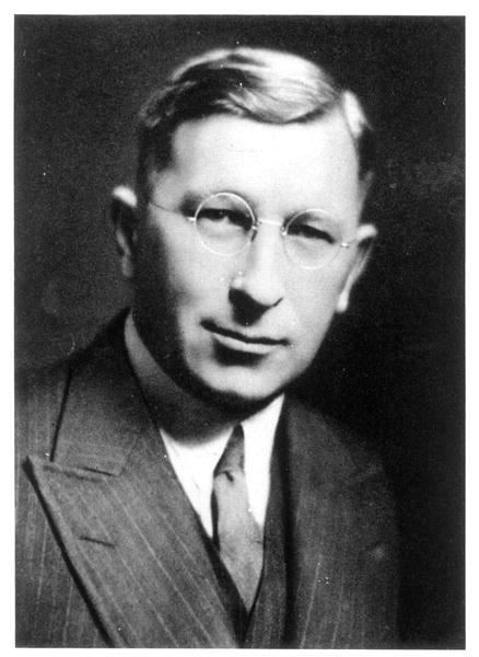Sir Frederick Grant Banting (1891-1941) (b/w photo)  od French Photographer