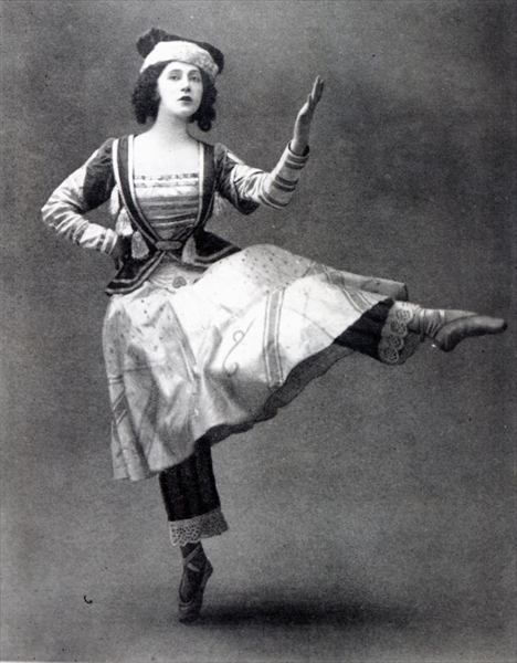 Tamara Karsavina in the ballet ''Petrouchka'', 1911 (b/w photo)  od French Photographer