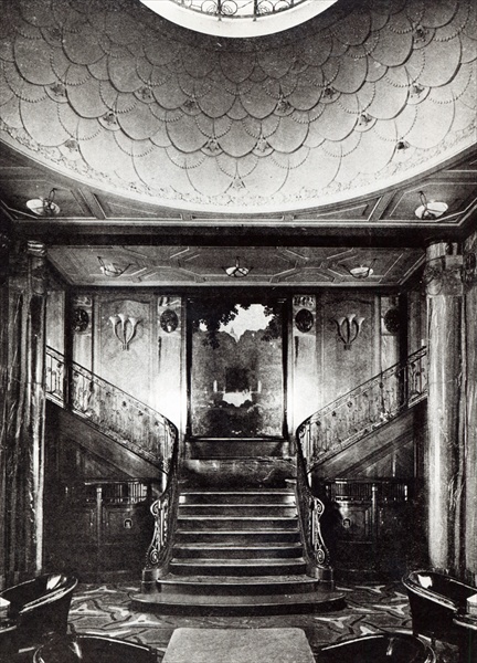 The 1st Class ''Smoking Room'' of the Ocean Liner ''Paris'', c.1925 (b/w photo)  od French Photographer