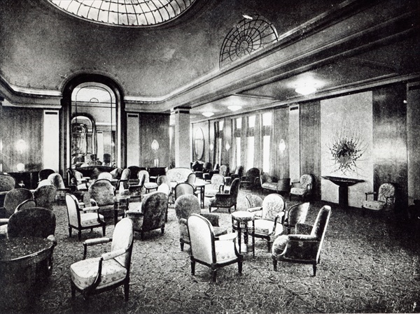 The Large Saloon in the Ocean Liner ''Paris'', July 1921 (b/w photo)  od French Photographer