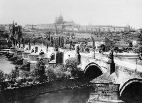 Pohled na Prahu zobrazující palác a karlův most, koec 19. století  - francousky fotograf