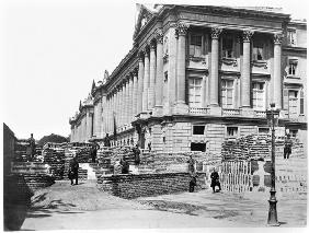 Barricade during the Commune of Paris, at the corner of Rue de Rivoli and Place de la Concorde, 1871