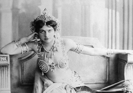 Mata Hari (1876-1917) 1905 (b/w photo) 