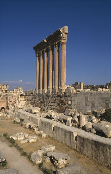 Temple of Jupiter, High Imperial Period (27 BC-395 AD) (photo)  od Roman Imperial Period (27 BC-476 AD)