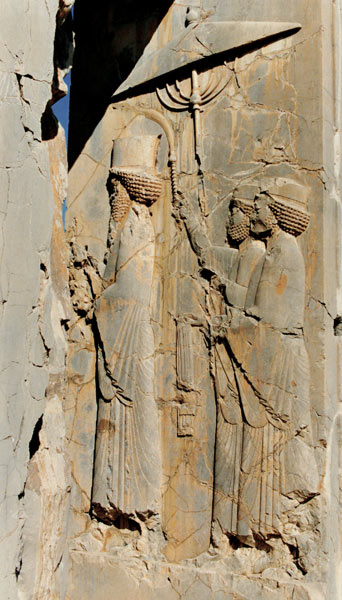 Xerxes (c.519-465 BC) and his attendants entering or leaving the palace, relief from the Hadish (Xer od Achaemenid