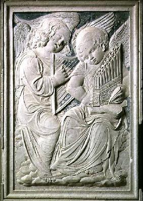 Two putti, one playing the harp and singing, the other playing the portative organ, from the frieze