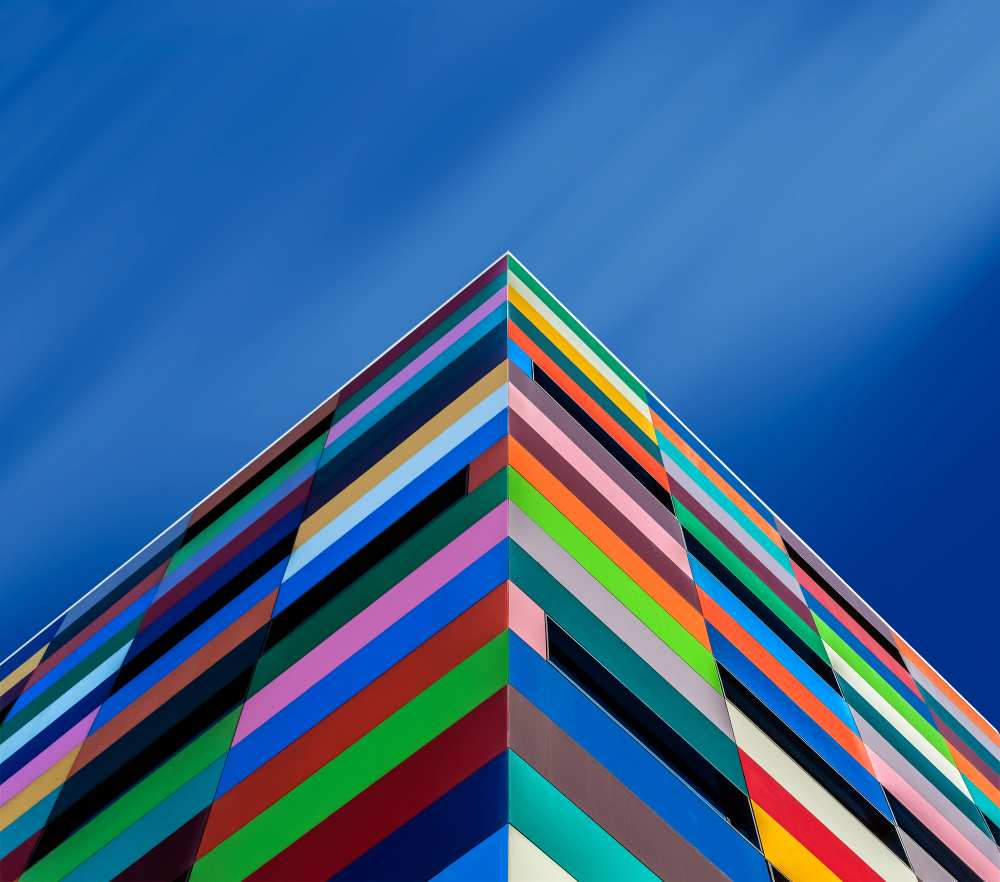 Color Pyramid od Alfonso Novillo