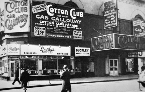 The Cotton Club in Harlem, New York City, c.1930 (b/w photo) od American Photographer, (20th century)