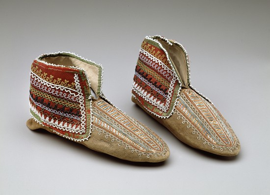 Pair of moccasins, Iroquois od American School