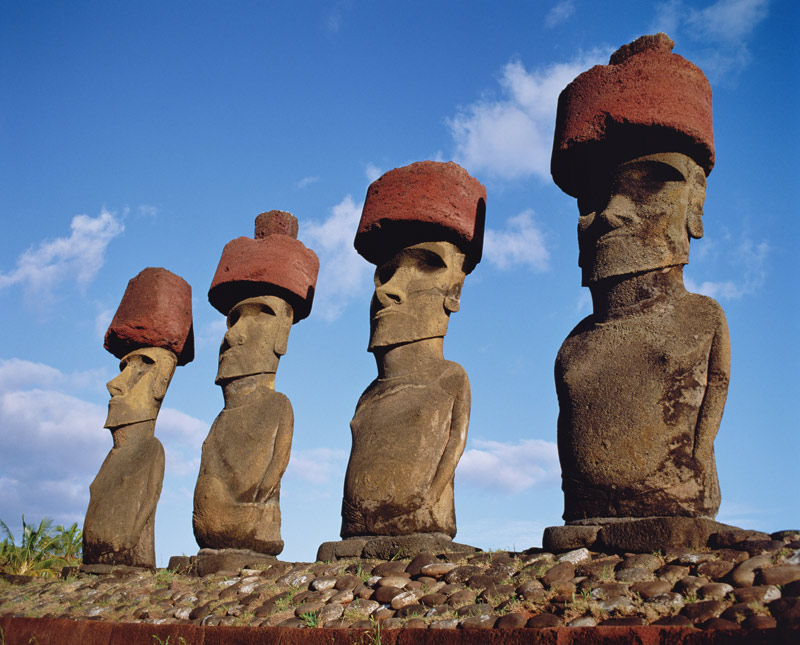 Monolithic Statues on Ahu Nau Nau at Anakena Beach od Anonymous