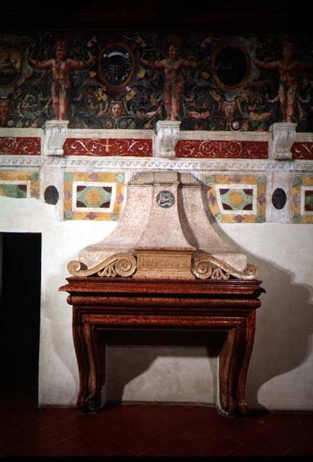 Marble fireplace bearing the initials 'F.II.M.M.V' signifying Federigo Gonzaga II Marchese of Mantua od Anonymous