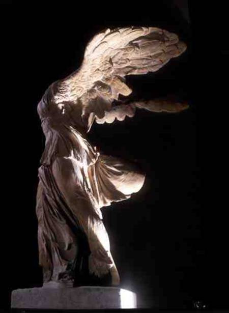 Side view of the Victory of Samothrace od Anonymous