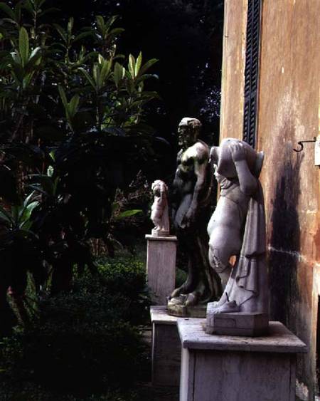 View of the garden with ornamental statues od Anonymous