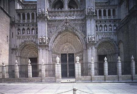 View of the West facade, detail of the three portals (LtoR) the Tower or Inferno Portal, the Portal od Anonymous