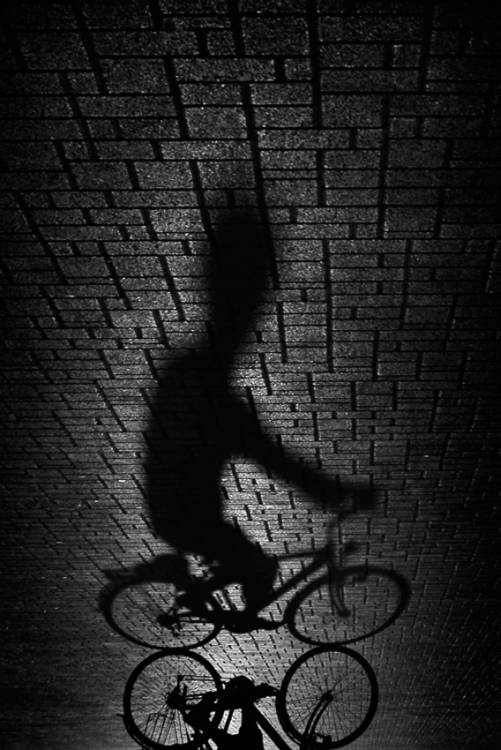 Shadow bike... od Antonio Grambone