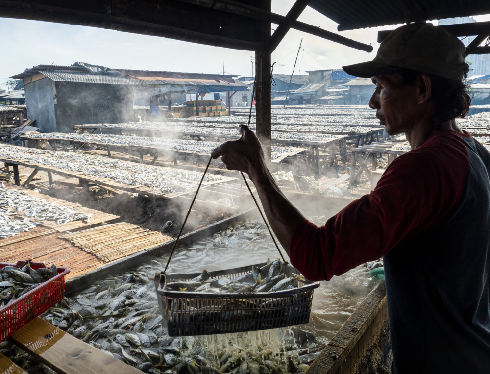 Salty fish Worker od Antonyus Bunjamin (Abe)