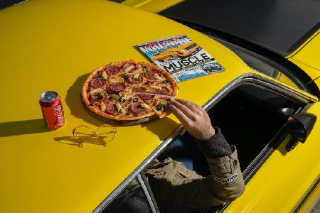 Pizza on Mustang old school