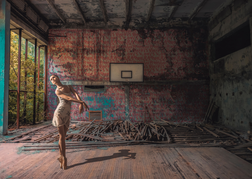 Abandoned Ballet Digital Painting 2 od Baard Martinussen