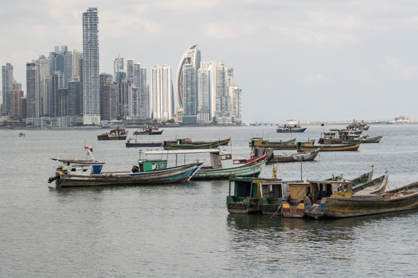 City Skyline (Panama) od Birge George