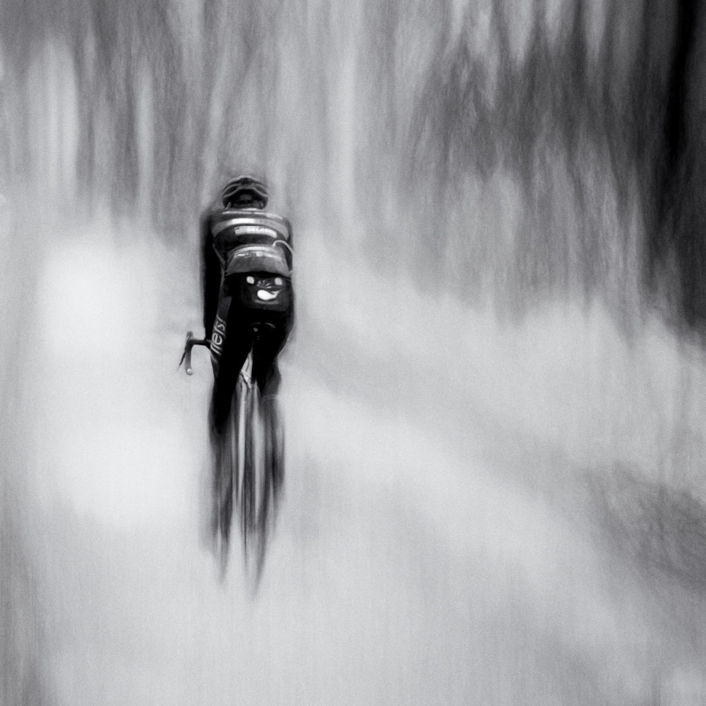 Lone Cyclist od Bruno Flour