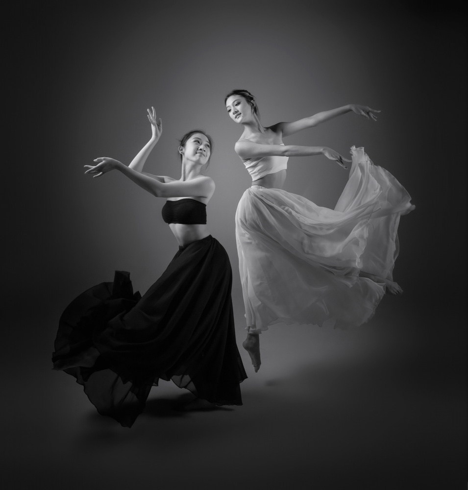 Dancers od Catherine W.