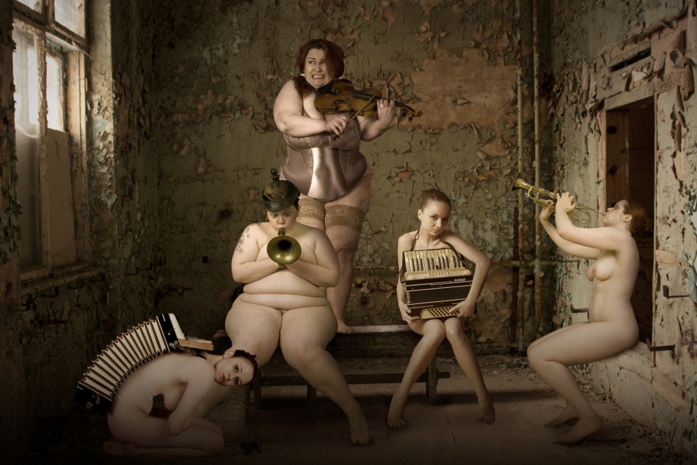 The girl-band od Christine Von Diepenbroek