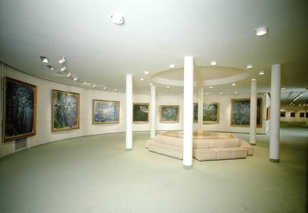 Interior with paintings od Claude Monet
