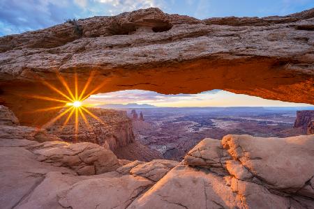 Sunrise at Mesa Arch - Canyonland National Park