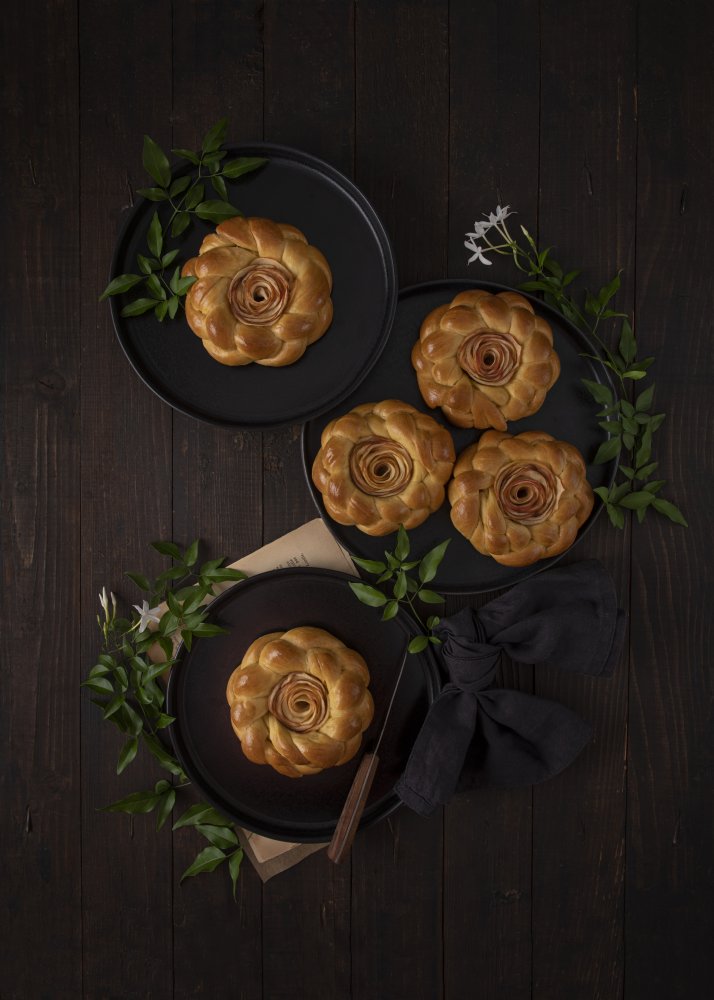 Apple cinnamon braided rolls od Diana Popescu