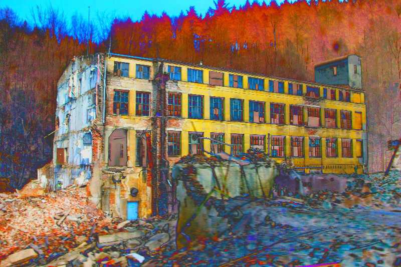 Verfallene Fabrik im Erzgebirge II od Christophe Didillon