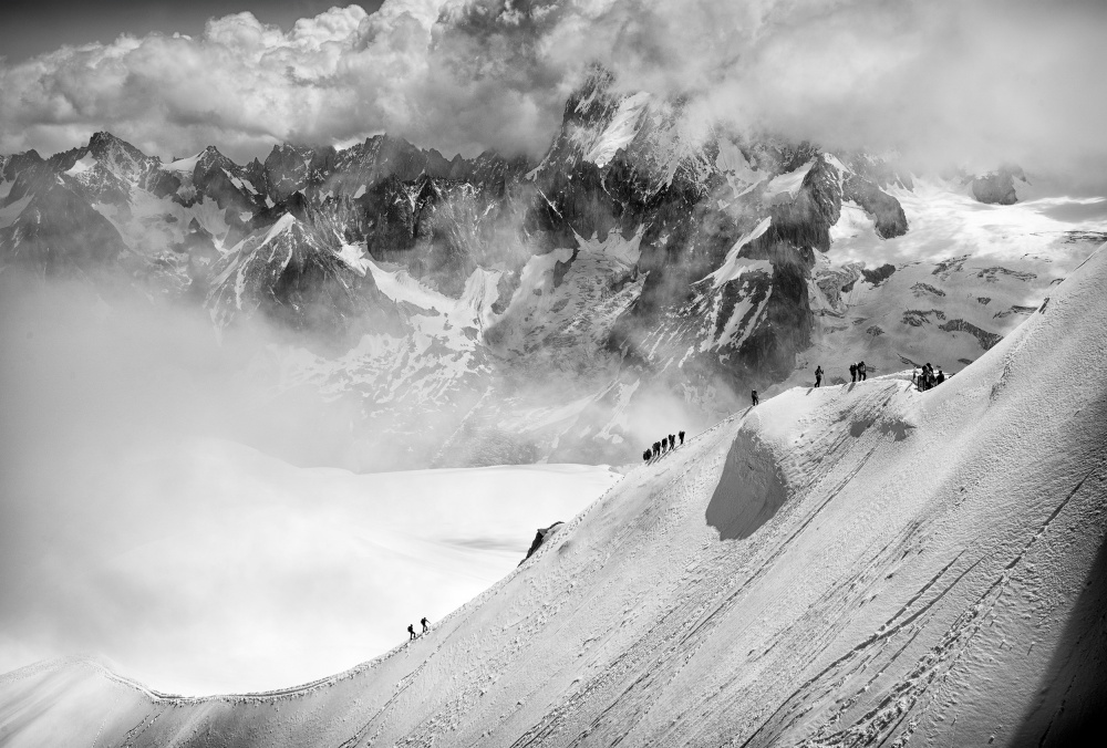 Alps: walking up, above the clouds od Dmitry Sumin