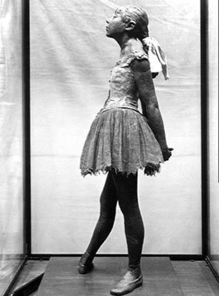 Little Dancer, Aged 14 (polychrome bronze, muslin, satin and wood base) od Edgar Degas