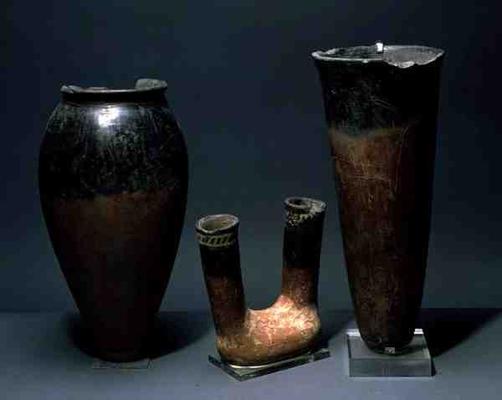 Three vessels, Egyptian, Naqada I Period (4000-3500 BC) and Naqada II Period (3500-3100 BC) (terraco od Egyptian