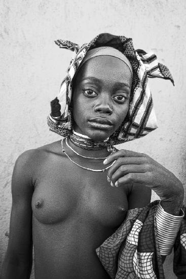 Mucubal teenager at Virei, southern Angola