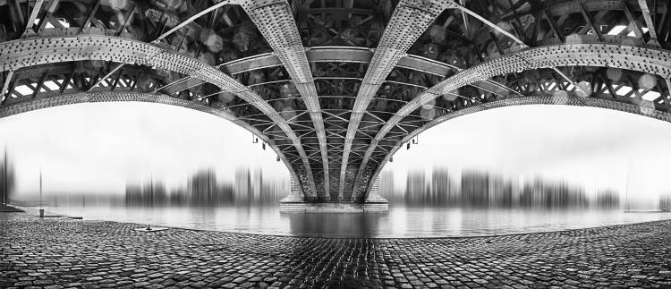Under The Iron Bridge od EM-Photographies