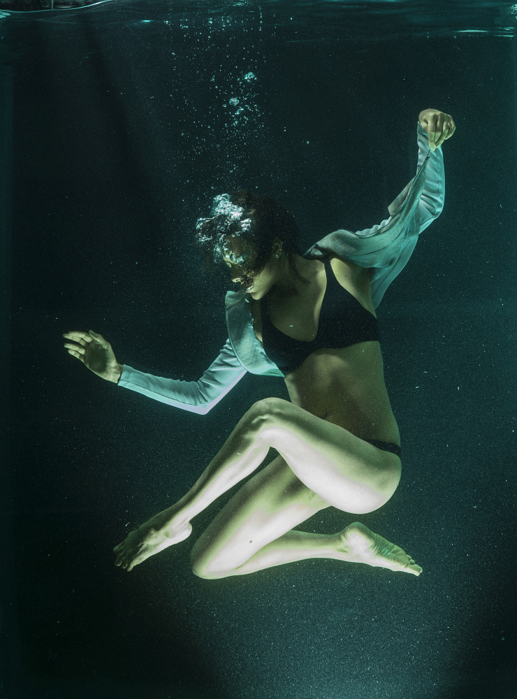 underwater artistic portrait shooting od engin akyurt