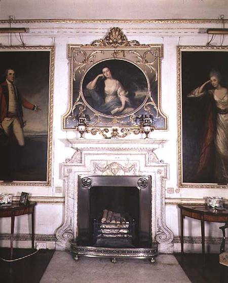The fireplace in the Drawing Room (photo) od English School