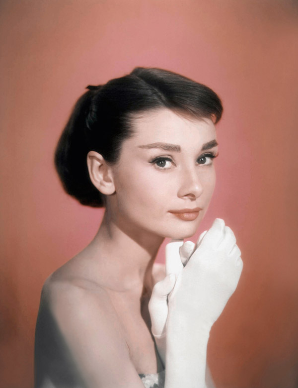 Portrét Audrey Hepburn jako Sabrina od English Photographer, (20th century)